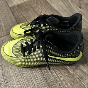 Kids soccer cleats
